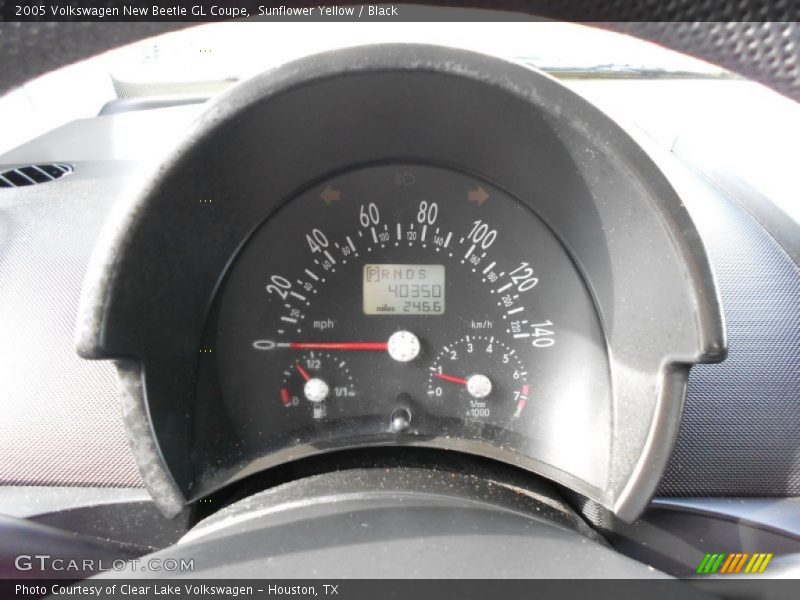 Sunflower Yellow / Black 2005 Volkswagen New Beetle GL Coupe