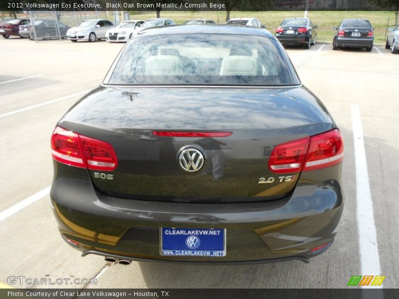 Black Oak Brown Metallic / Cornsilk Beige 2012 Volkswagen Eos Executive