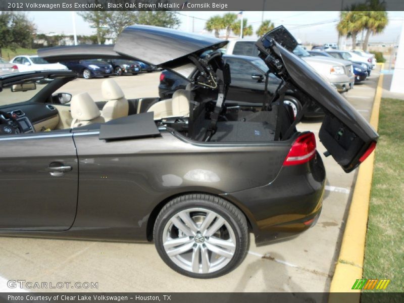 Black Oak Brown Metallic / Cornsilk Beige 2012 Volkswagen Eos Executive