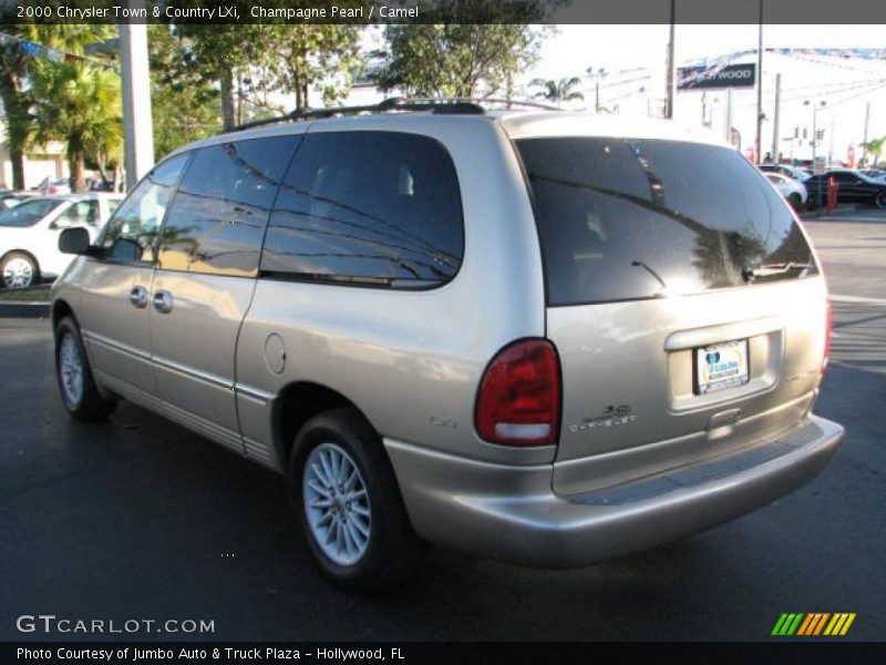 Champagne Pearl / Camel 2000 Chrysler Town & Country LXi