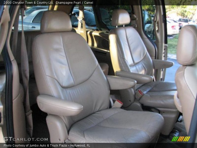 Champagne Pearl / Camel 2000 Chrysler Town & Country LXi