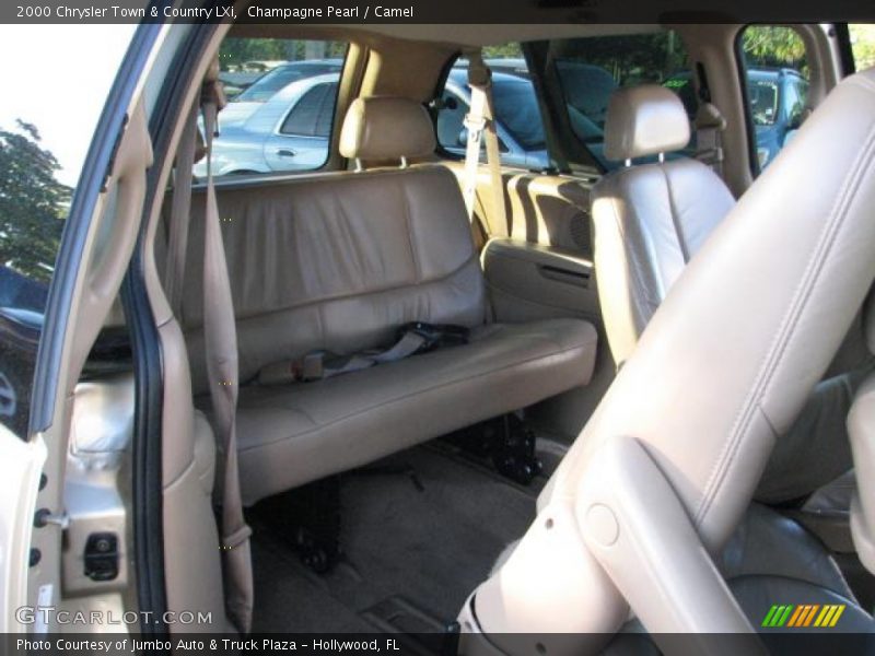 Champagne Pearl / Camel 2000 Chrysler Town & Country LXi