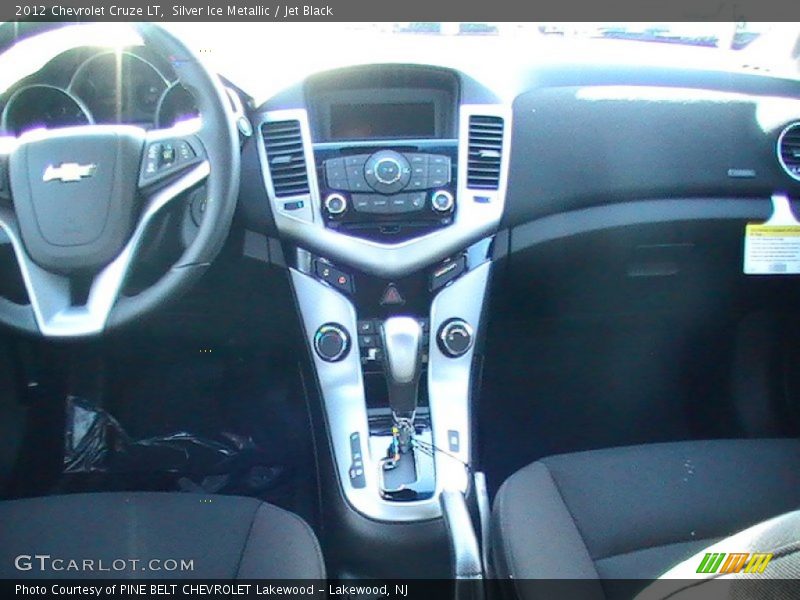Silver Ice Metallic / Jet Black 2012 Chevrolet Cruze LT