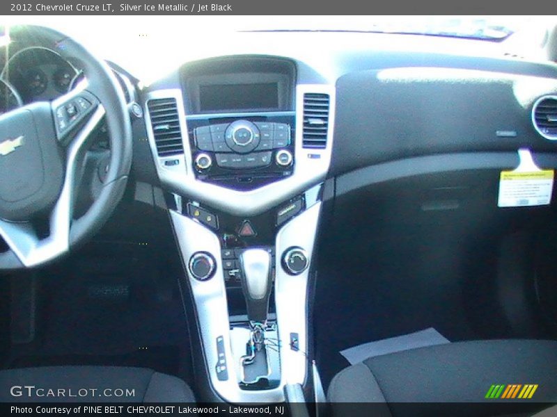 Silver Ice Metallic / Jet Black 2012 Chevrolet Cruze LT