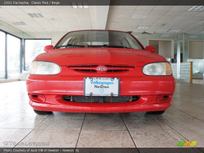 Classic Red / Beige 2001 Kia Sephia