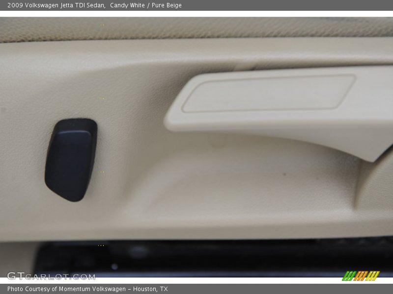 Candy White / Pure Beige 2009 Volkswagen Jetta TDI Sedan