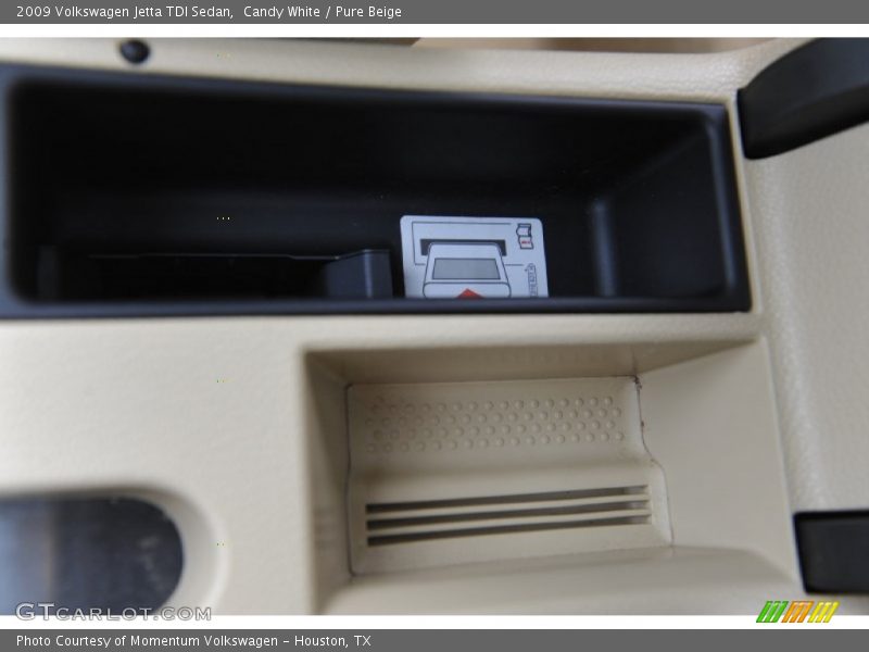 Candy White / Pure Beige 2009 Volkswagen Jetta TDI Sedan