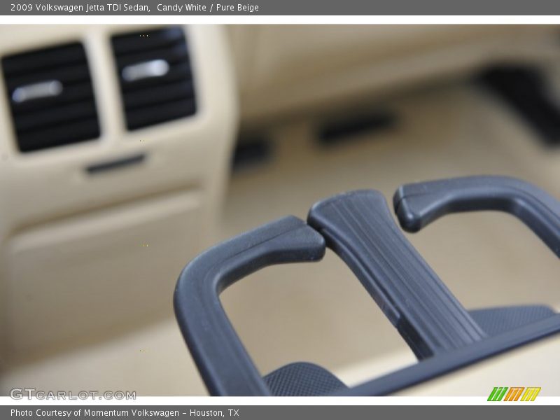 Candy White / Pure Beige 2009 Volkswagen Jetta TDI Sedan