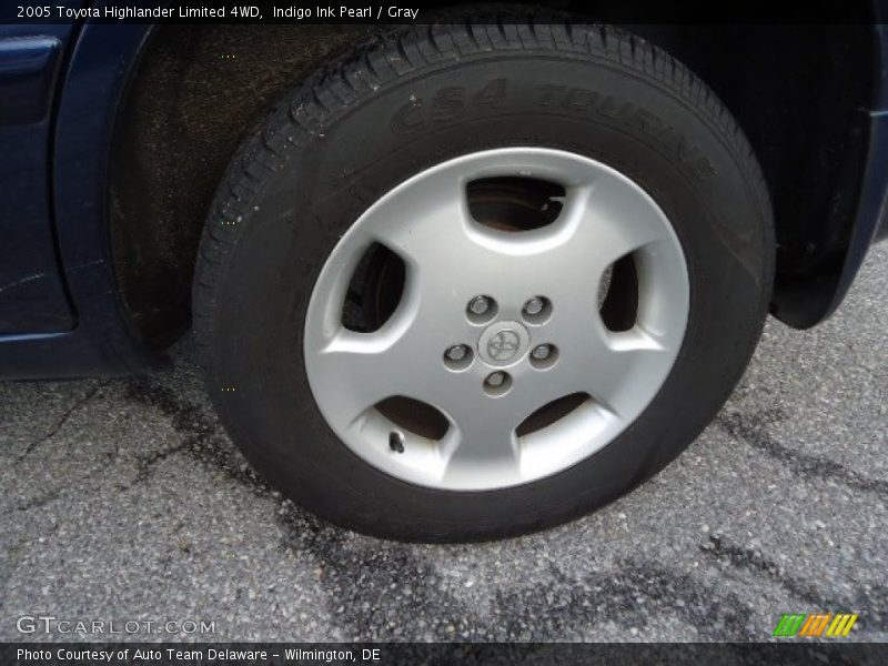 Indigo Ink Pearl / Gray 2005 Toyota Highlander Limited 4WD