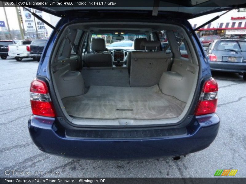 Indigo Ink Pearl / Gray 2005 Toyota Highlander Limited 4WD