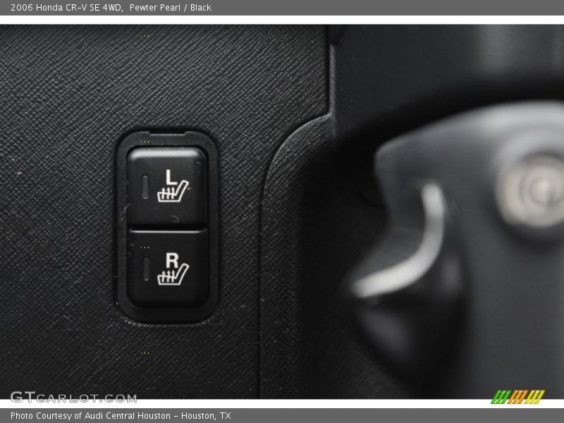 Pewter Pearl / Black 2006 Honda CR-V SE 4WD
