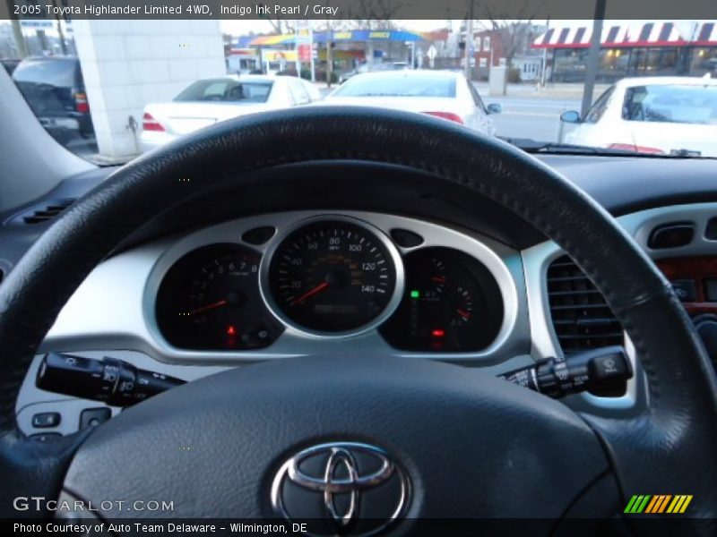 Indigo Ink Pearl / Gray 2005 Toyota Highlander Limited 4WD