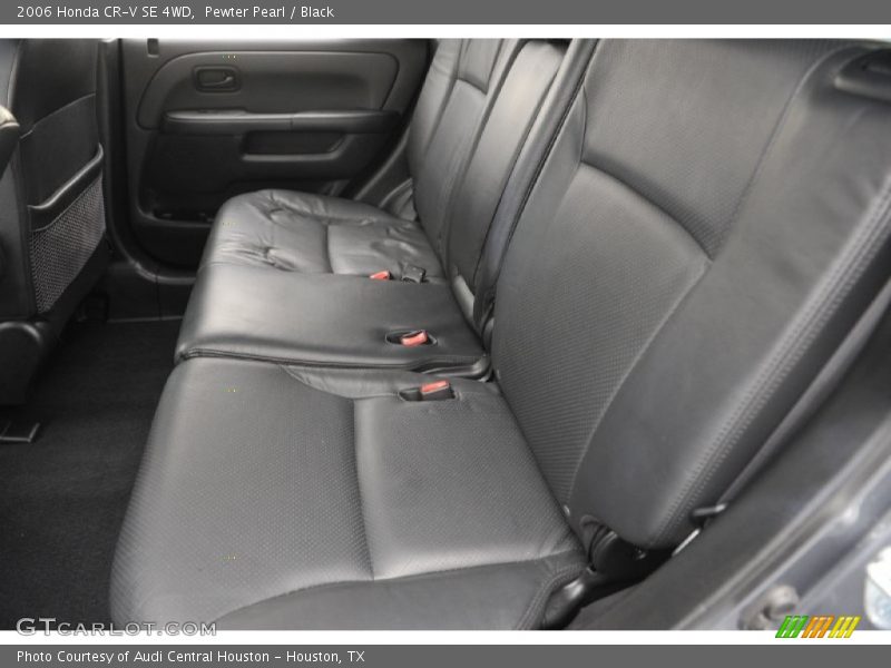 Pewter Pearl / Black 2006 Honda CR-V SE 4WD