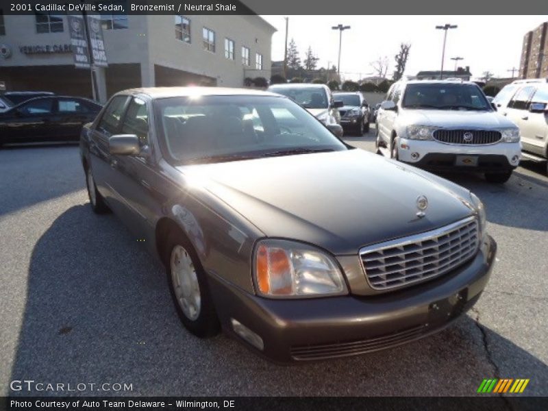 Bronzemist / Neutral Shale 2001 Cadillac DeVille Sedan