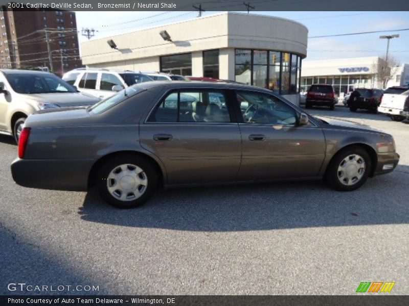 Bronzemist / Neutral Shale 2001 Cadillac DeVille Sedan