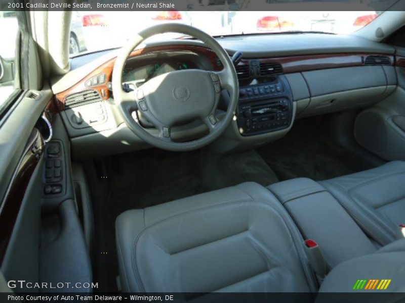 Bronzemist / Neutral Shale 2001 Cadillac DeVille Sedan