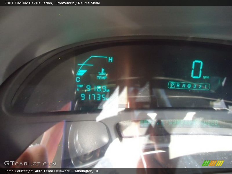 Bronzemist / Neutral Shale 2001 Cadillac DeVille Sedan