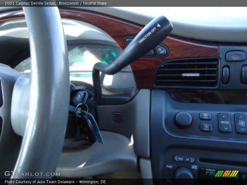 Bronzemist / Neutral Shale 2001 Cadillac DeVille Sedan