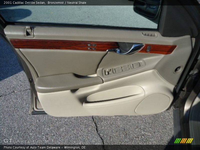 Bronzemist / Neutral Shale 2001 Cadillac DeVille Sedan
