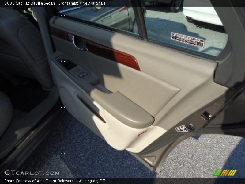 Bronzemist / Neutral Shale 2001 Cadillac DeVille Sedan