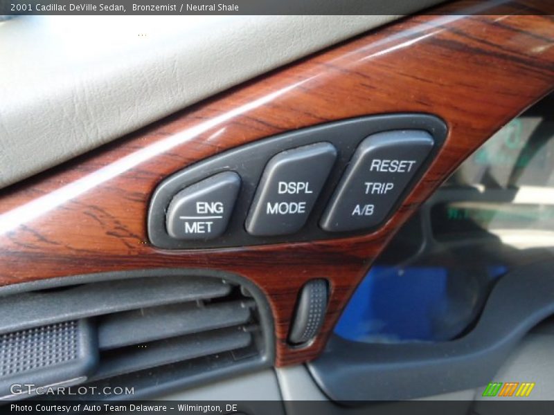 Bronzemist / Neutral Shale 2001 Cadillac DeVille Sedan