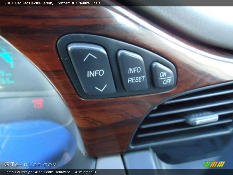 Bronzemist / Neutral Shale 2001 Cadillac DeVille Sedan