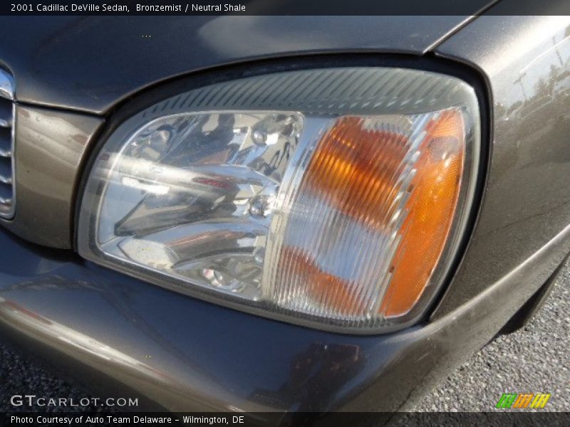 Bronzemist / Neutral Shale 2001 Cadillac DeVille Sedan