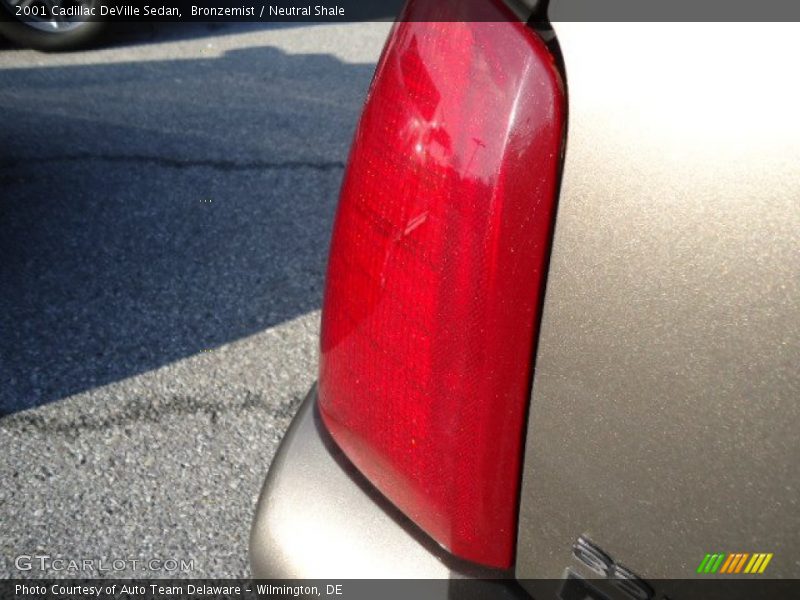 Bronzemist / Neutral Shale 2001 Cadillac DeVille Sedan