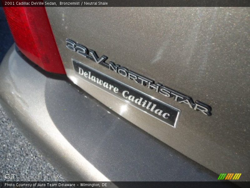 Bronzemist / Neutral Shale 2001 Cadillac DeVille Sedan