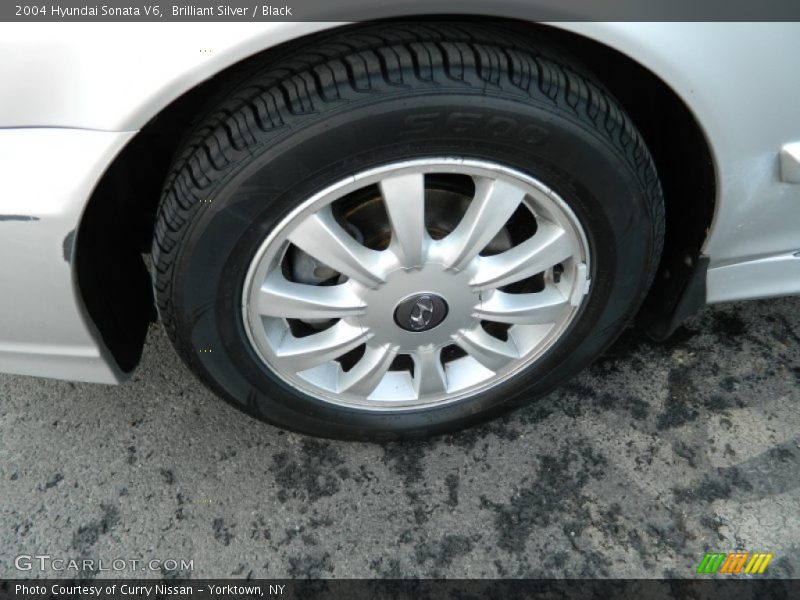 Brilliant Silver / Black 2004 Hyundai Sonata V6
