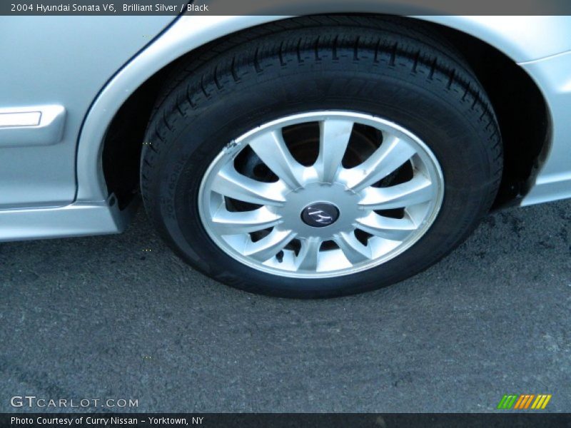 Brilliant Silver / Black 2004 Hyundai Sonata V6
