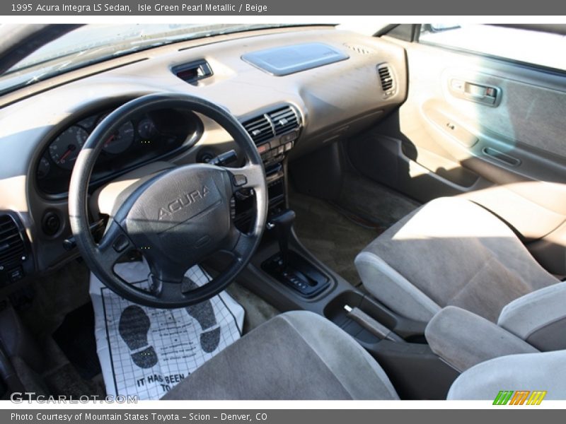 Isle Green Pearl Metallic / Beige 1995 Acura Integra LS Sedan