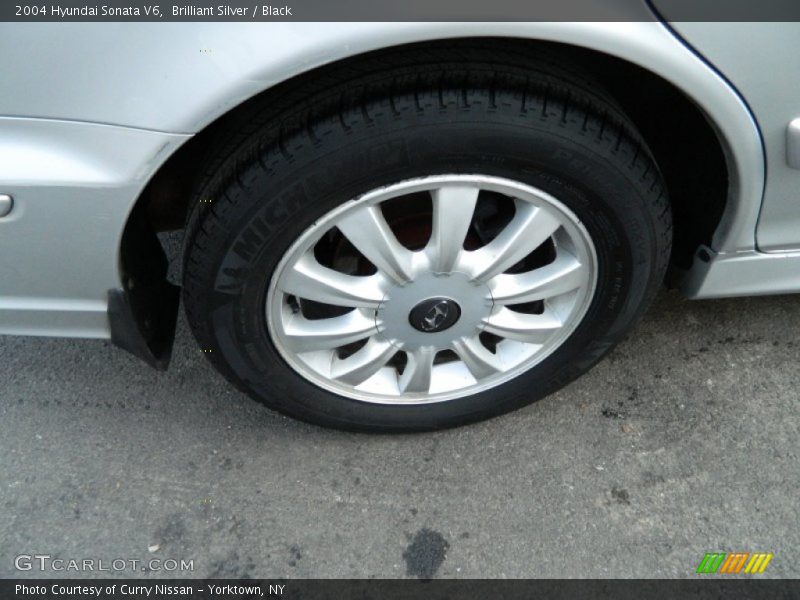 Brilliant Silver / Black 2004 Hyundai Sonata V6