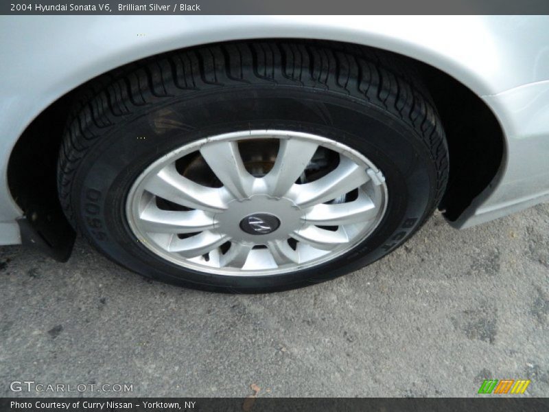 Brilliant Silver / Black 2004 Hyundai Sonata V6