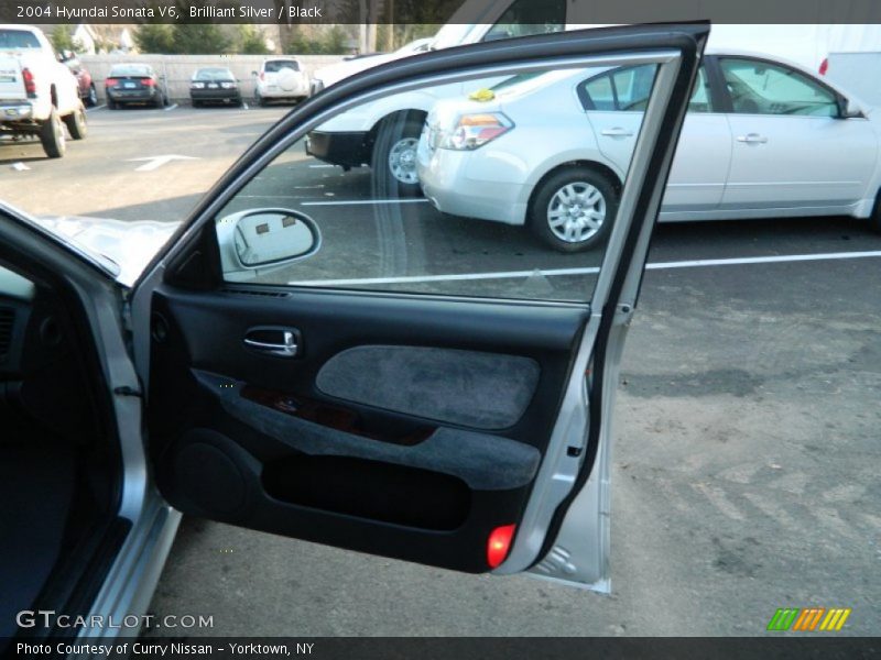 Brilliant Silver / Black 2004 Hyundai Sonata V6