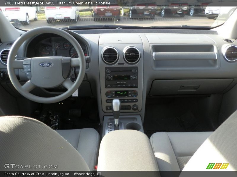 Dashboard of 2005 Freestyle SE AWD