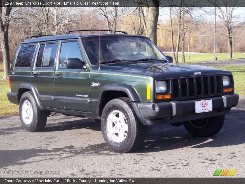 Front 3/4 View of 1997 Cherokee Sport 4x4