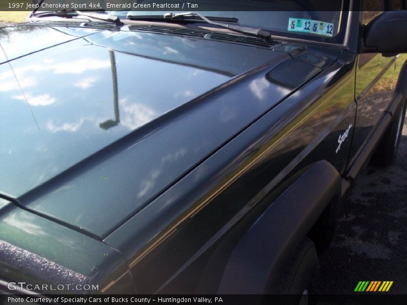 Emerald Green Pearlcoat / Tan 1997 Jeep Cherokee Sport 4x4
