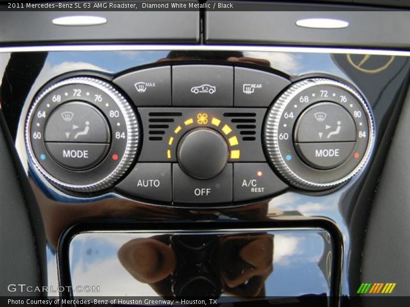 Controls of 2011 SL 63 AMG Roadster