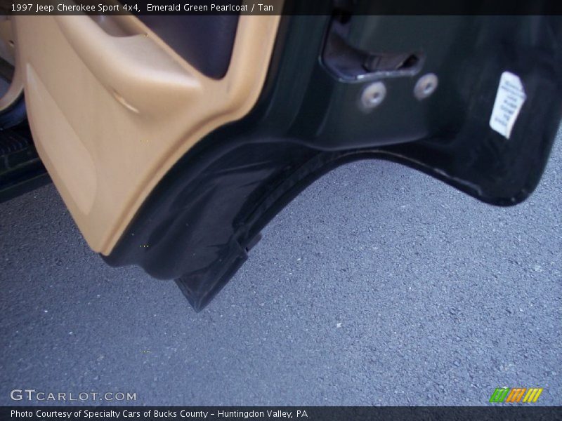 Emerald Green Pearlcoat / Tan 1997 Jeep Cherokee Sport 4x4