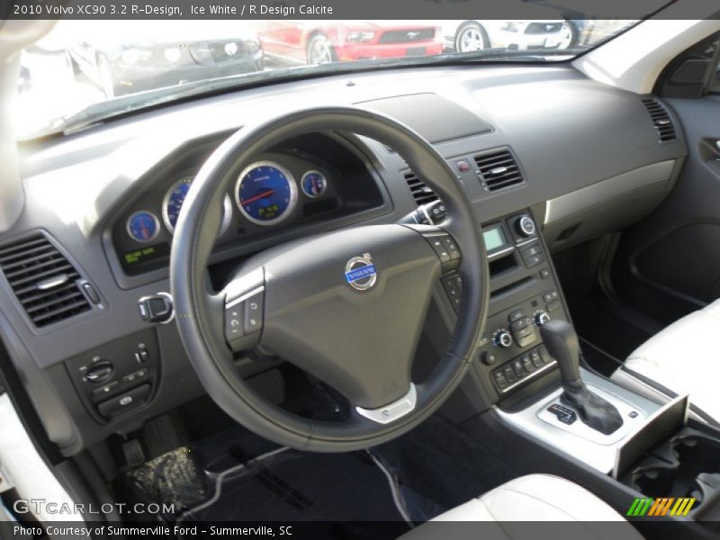 Dashboard of 2010 XC90 3.2 R-Design