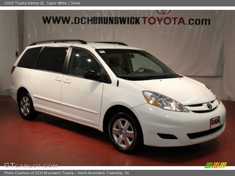 Super White / Stone 2009 Toyota Sienna LE