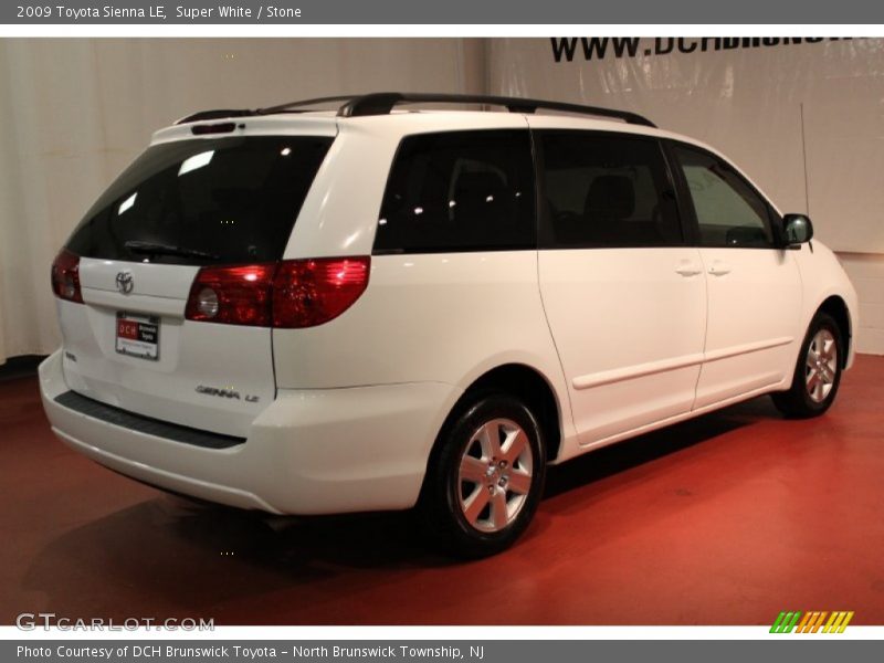 Super White / Stone 2009 Toyota Sienna LE