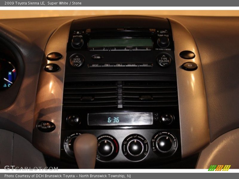 Super White / Stone 2009 Toyota Sienna LE