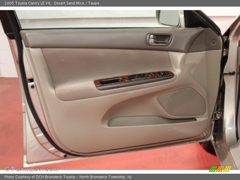 Desert Sand Mica / Taupe 2005 Toyota Camry LE V6
