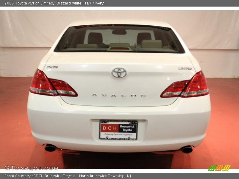 Blizzard White Pearl / Ivory 2005 Toyota Avalon Limited