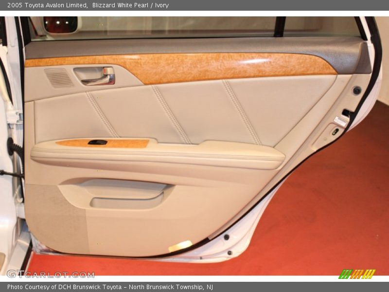Blizzard White Pearl / Ivory 2005 Toyota Avalon Limited