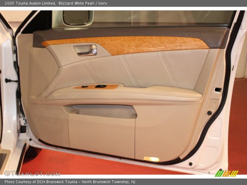 Blizzard White Pearl / Ivory 2005 Toyota Avalon Limited