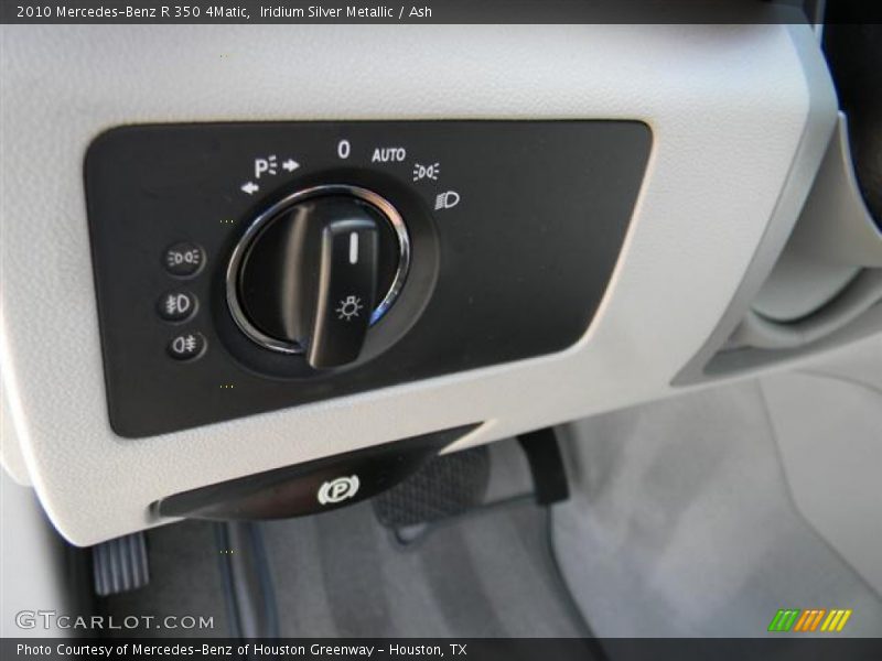 Controls of 2010 R 350 4Matic