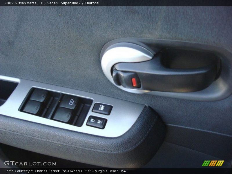 Super Black / Charcoal 2009 Nissan Versa 1.8 S Sedan